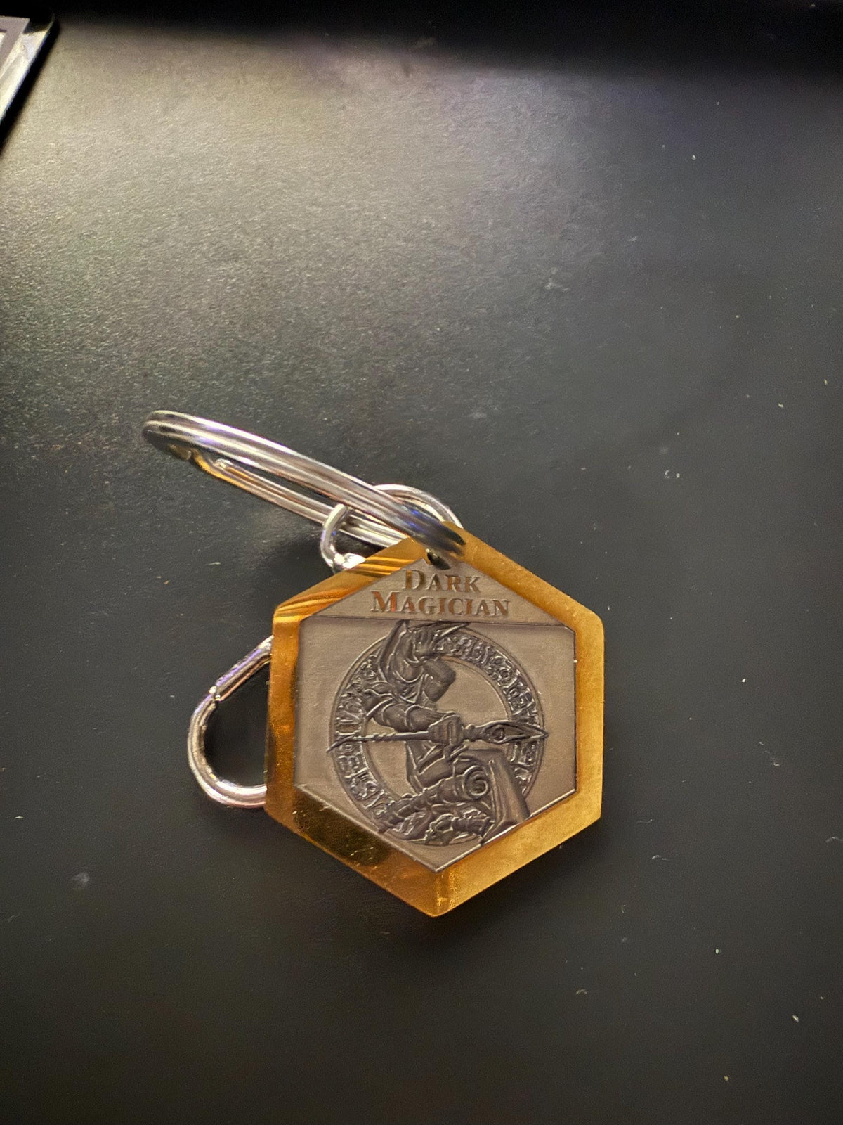 Dark Magician (with keyring and clip)